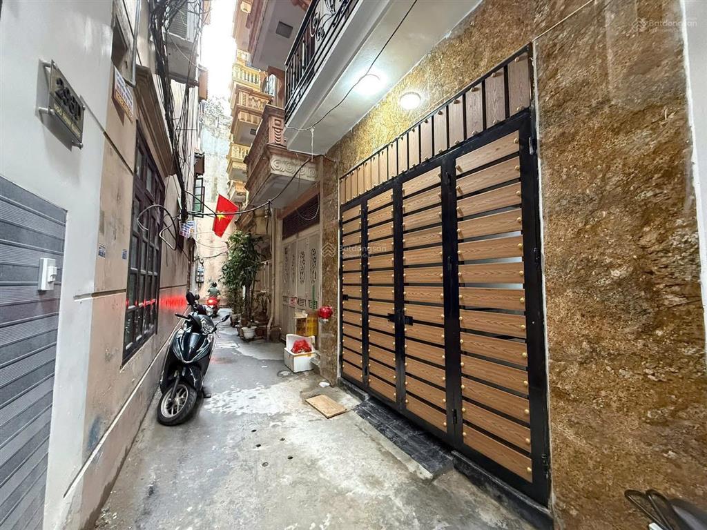 Chính chủ bán chdv 50m² trung tâm quận đống đa, 7 tầng thang máy, pccc đầy đủ 11 phòng khép kín
