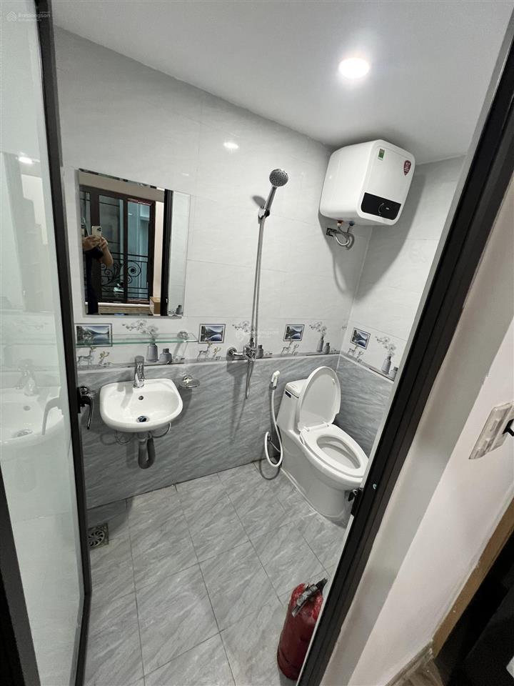 Chính chủ bán chdv 50m² trung tâm quận đống đa, 7 tầng thang máy, pccc đầy đủ 11 phòng khép kín