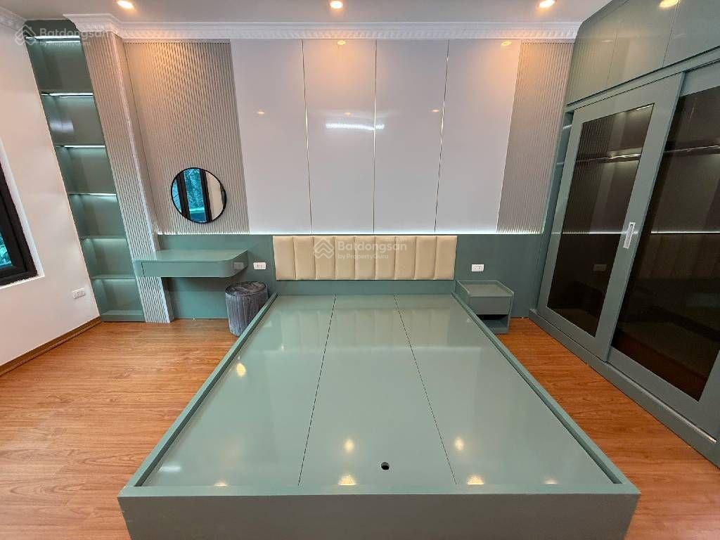 Bán nhà tam trinh, 55m2  5 tầng thang máy  8 phòng  60m ra phố  12.86 tỷ