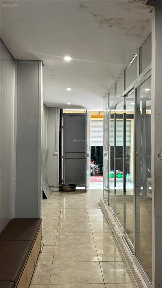 Bán nhà tam trinh 100m2, mt 6.7m, ô tô đỗ cửa, sát đường 40m  16.5 tỷ
