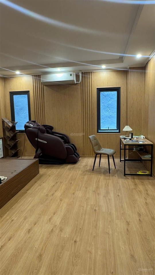 Bán nhà tam trinh 100m2, mt 6.7m, ô tô đỗ cửa, sát đường 40m  16.5 tỷ