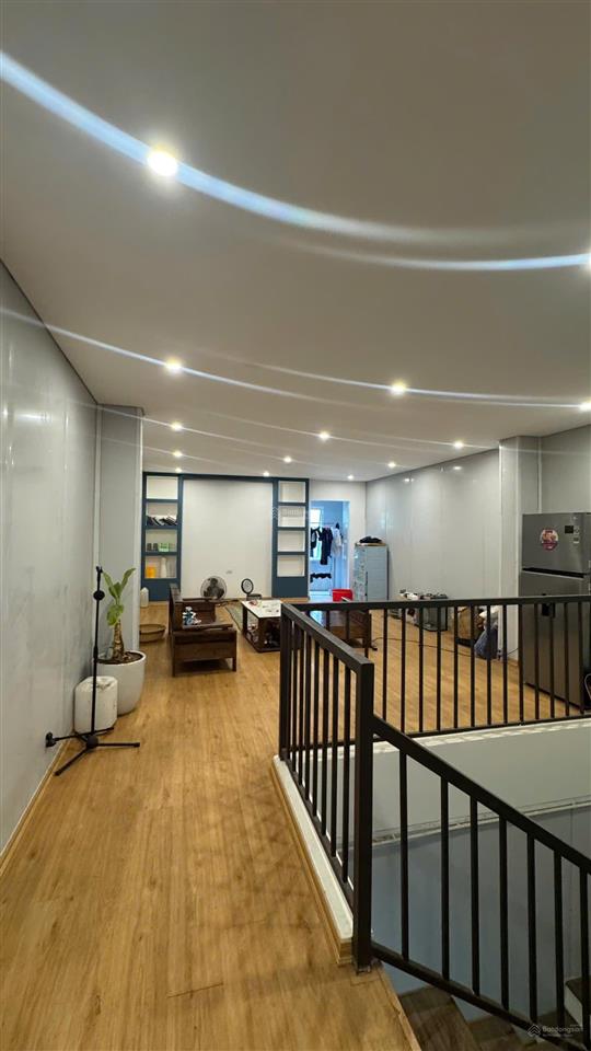 Bán nhà tam trinh 100m2, mt 6.7m, ô tô đỗ cửa, sát đường 40m  16.5 tỷ