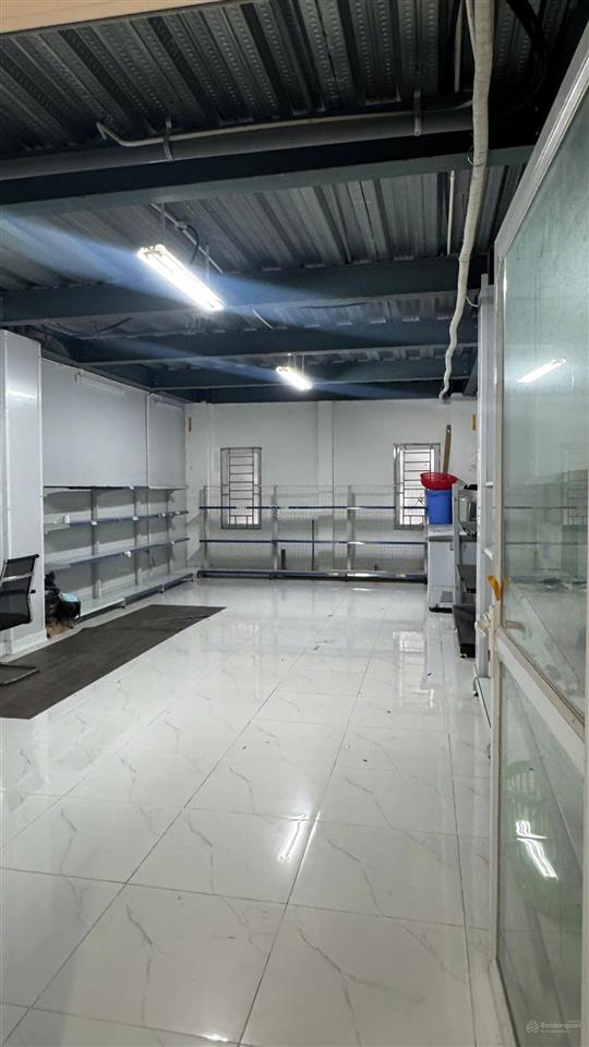 Bán nhà tam trinh 100m2, mt 6.7m, ô tô đỗ cửa, sát đường 40m  16.5 tỷ