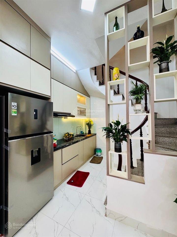 Bán nhà tam trinh 35m2x5t, cách ô tô 20m, mt 4m, 6.98 tỷ, ở ngay, sổ nở hậu