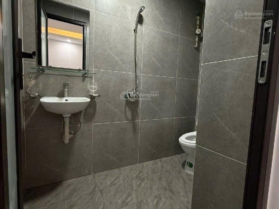 Tôi là chủ nhà bán ccmn khuyến lương, lô góc, 6t thang máy, pccc, dòng tiền 40tr, 10.8 tỷ