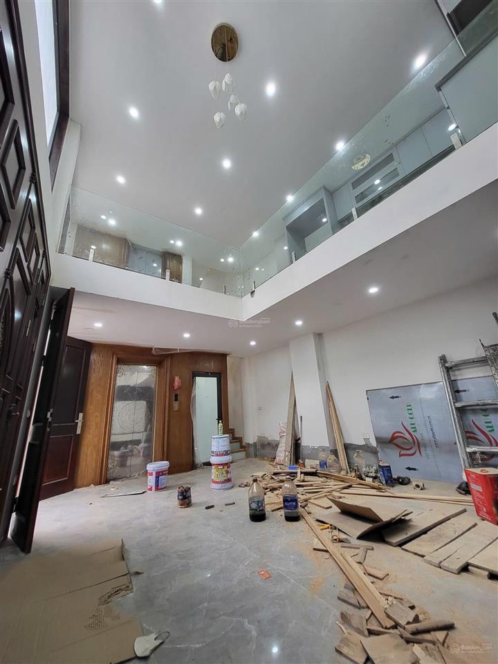 Bán nhà khuyến lương, 45m2x6t thang máy  sát gamuda  ô tô đỗ cửa  nội thất xịn, 9.5 tỷ