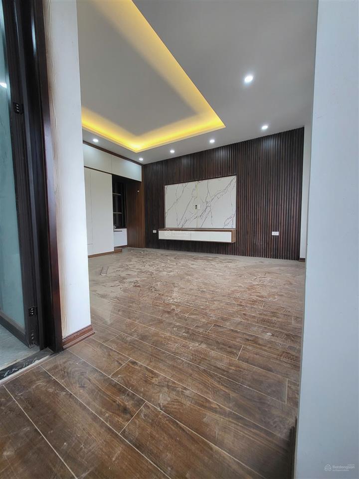 Bán nhà khuyến lương, 45m2x6t thang máy  sát gamuda  ô tô đỗ cửa  nội thất xịn, 9.5 tỷ