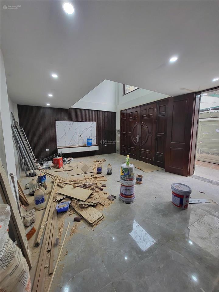 Bán nhà khuyến lương, 45m2x6t thang máy  sát gamuda  ô tô đỗ cửa  nội thất xịn, 9.5 tỷ