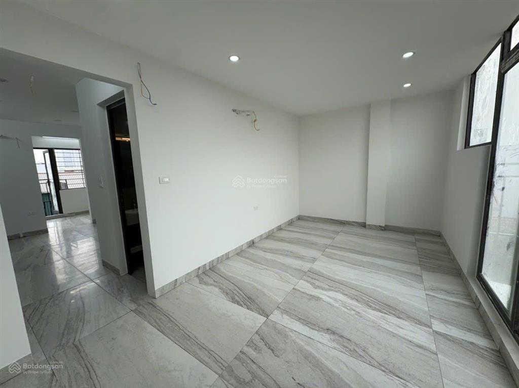 Bán tòa nhà dòng tiền phố yên duyên 55m2x7t thang máy  mt 5m  pccc chuẩn  dòng tiền 60tr/th