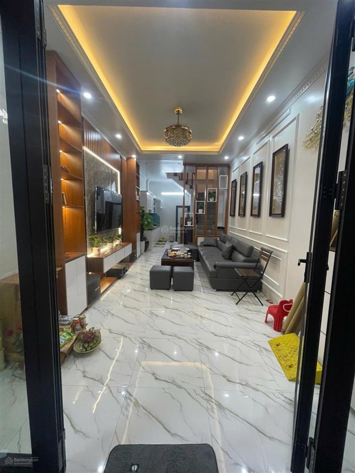 Bán nhà tân mai, hoàng mai, 35m2, 5 tầng, đủ nội thất, gần hồ đền lừ, giá 7 tỷ