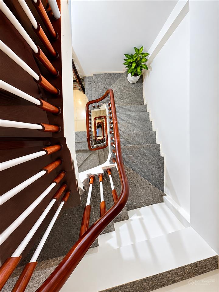 Bán nhà trần khát chân, hai bà trưng 33m2, 5 tầng, 5.8 tỷ