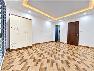 Bán nhà ngõ ngọc hồi, hoàng liệt 33m2, 5 tầng, mt 4.3m, ô tô đỗ cổng, giá 5.8 tỷ