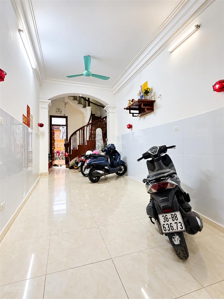 Bán nhà dòng tiền phố khâm thiên, đống đa, 42m2, 6 tầng, 10 phòng, giá 8.5 tỷ