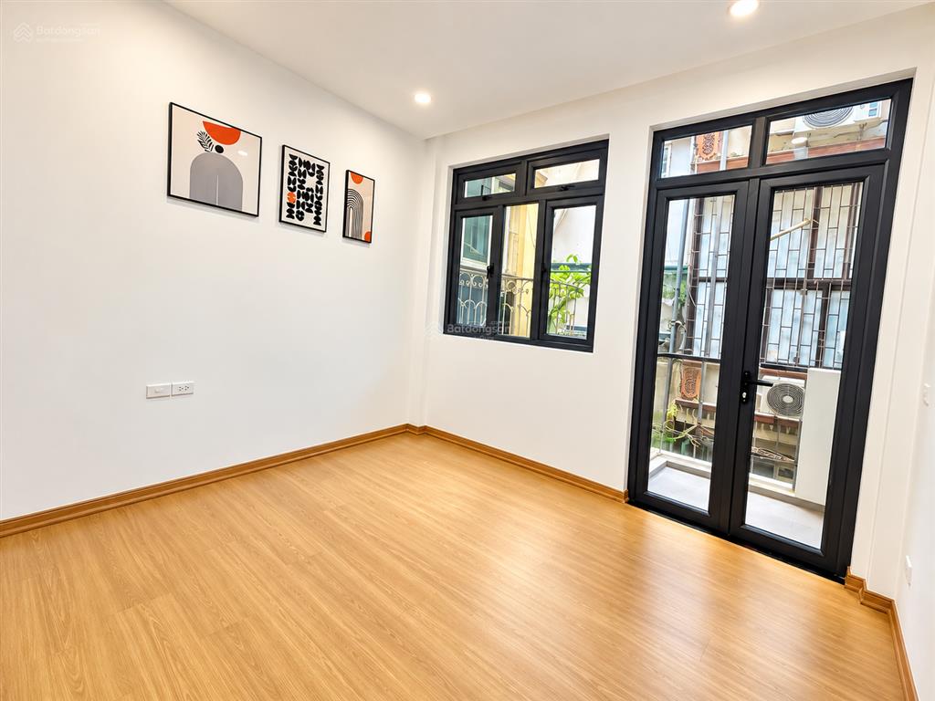 Bán nhà bạch mai, hai bà trưng 55m2, 3 tầng, 4pn, có sân riêng, giá 8.45 tỷ