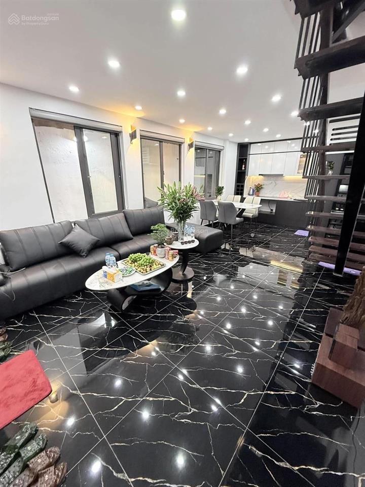 Bán nhà ngõ chợ khâm thiên, đống đa, 43m2, 3 tầng, mặt tiền 9m, full nội thất, giá 5.5 tỷ
