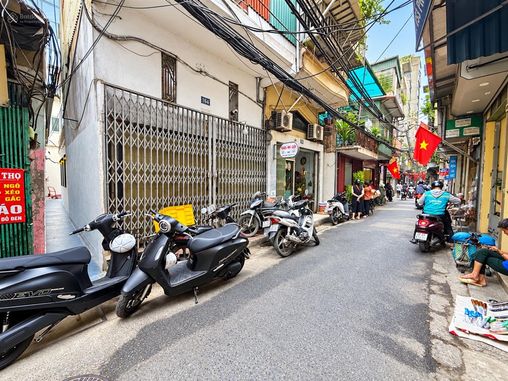 Bán nhà ngõ chợ khâm thiên, đống đa, 43m2, 3 tầng, mặt tiền 9m, full nội thất, giá 5.5 tỷ