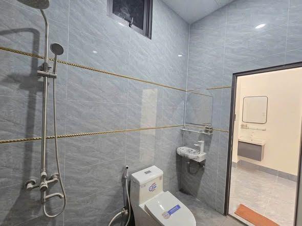 (81)Bán nhà 2 mặt tiền mới xây phường Phú Tân,Vĩnh Long giá 1,35 tỷ