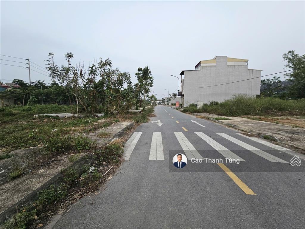 Hàng hiếm tại đấu giá khánh tân, quốc oai, cách chùa thầy 500m, mặt đường kinh doanh chính, giá tốt