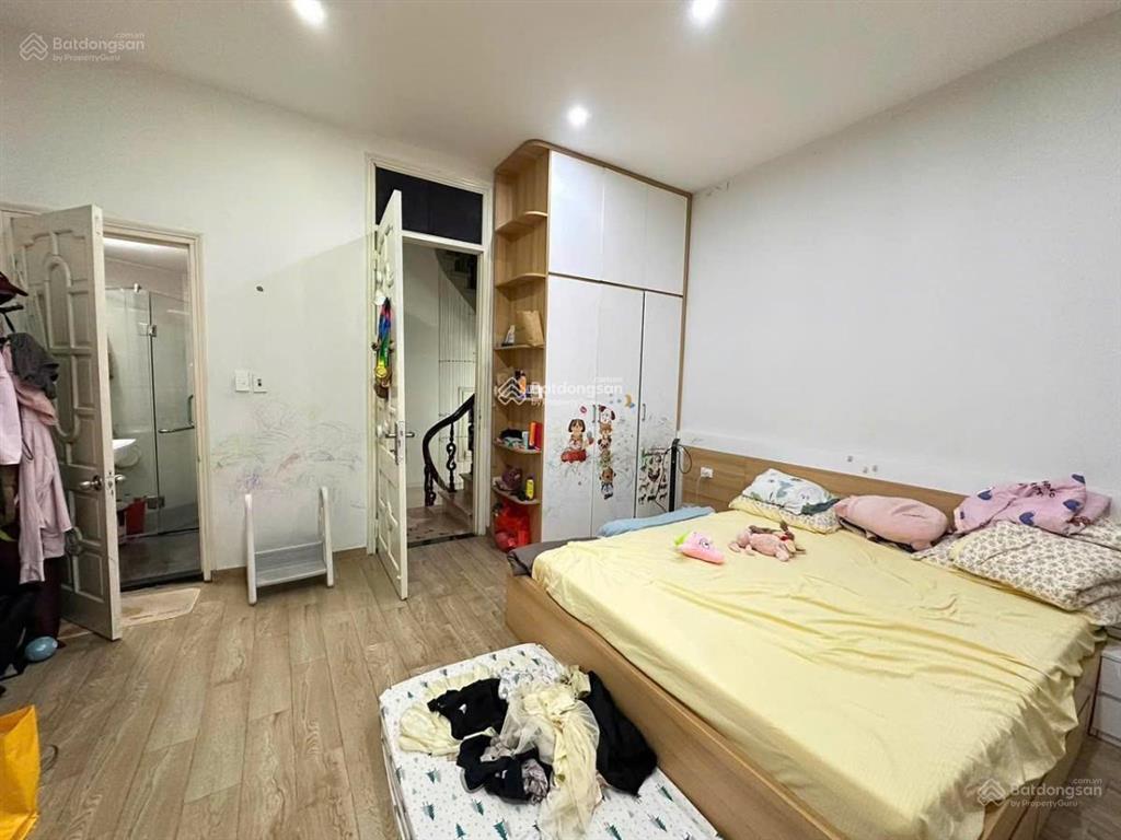 Lạc trung 30m ra ô tô tránh nhà dân xây chắc chắn giá 8,5 tỷ