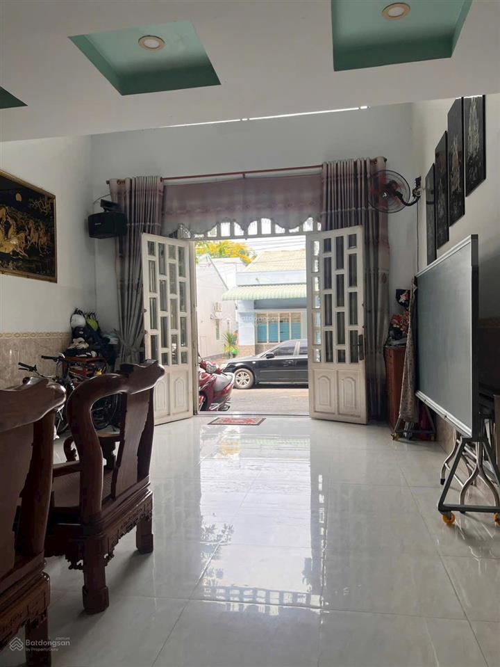 Ngộp giảm 800tr cần bán gấp bán nhà 1 trệt 2 lầu  khu tái định cư phú lợi  đã hoàn công đầy đủ