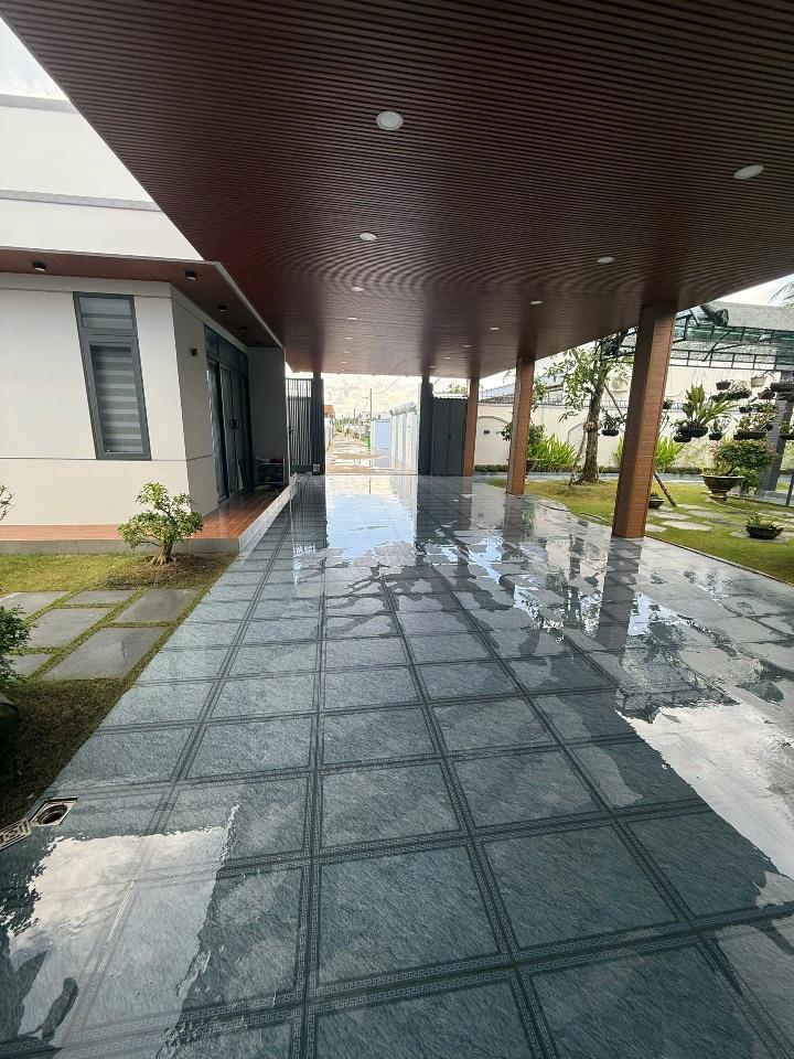 Bán nhà sân vườn 905m2 mặt tiền đường xe 16 chỗ gần chợ Hữu Định