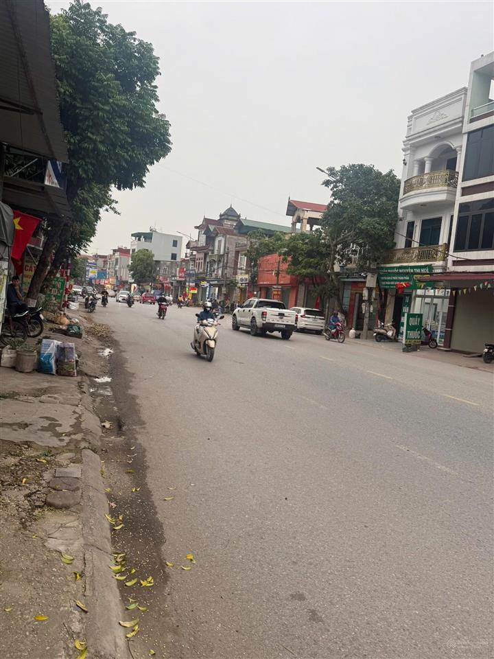 Bán nhà cấp 4 tặng lô đất vuông vắn đẹp đẽ tại phố công hà, vị trí kinh doanh bậc nhất bn gia lâm