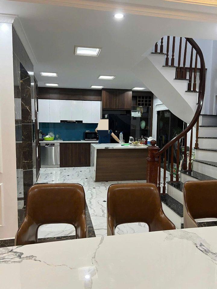 Cho thuê nhà Hoàng Đạo Thành, Thanh Xuân 45M x 6T ĐẸP, Ô TÔ, THANG MÁY giá 30 triệu 