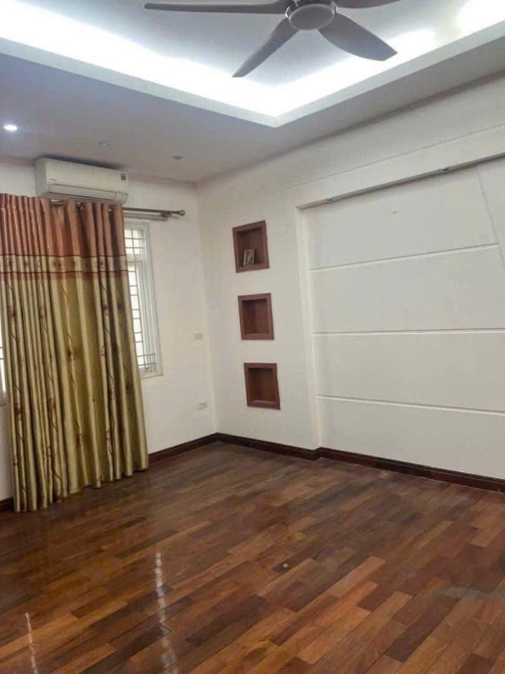 Cho thuê nhà Ô TÔ, THANG MÁY ngõ 107 Trần Duy Hưng, Cầu Giấy 65M x 5T giá 40 triệu 