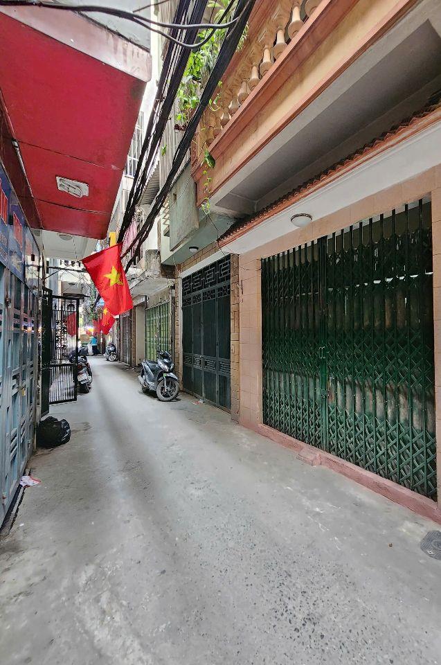 Cho thuê nhà riêng Đào Tấn quận Ba Đình 40M x 5T (3 ngủ) giá 14 triệu Ở NHÓM 