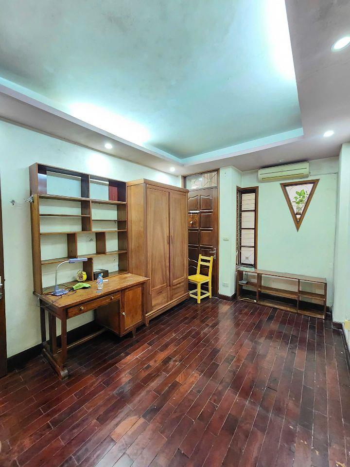 Cho thuê nhà riêng Đào Tấn quận Ba Đình 40M x 5T (3 ngủ) giá 14 triệu Ở NHÓM 