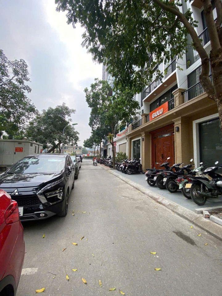 Cho thuê toà VP THANG MÁY, VỈA HÈ, MỚI ĐẸP 120M x 6T giá 73Tr ở Cự Lộc, Thanh Xuân 