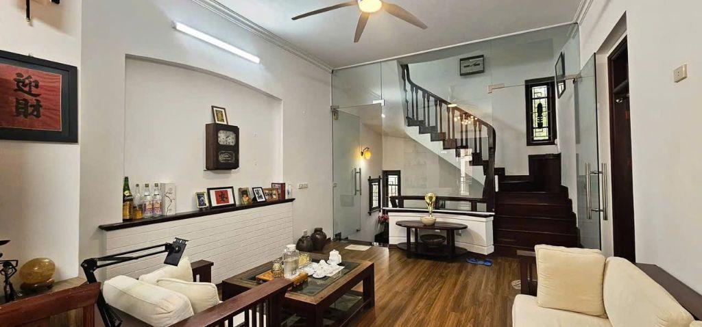 Cho thuê toà VP THANG MÁY, VỈA HÈ, MỚI ĐẸP 120M x 6T giá 73Tr ở Cự Lộc, Thanh Xuân 