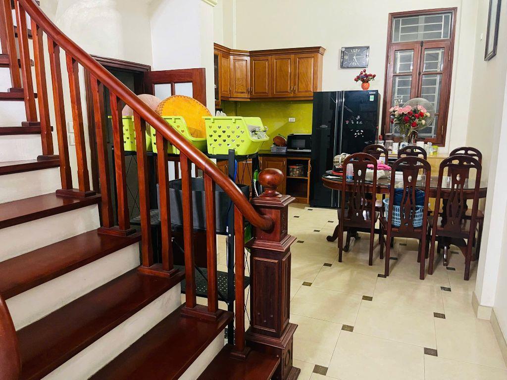 Cho thuê nhà ngõ 281 Trần Khát Chân, Bạch Mai Hai Bà Trưng 56M x 4T SẠCH ĐẸP giá 15TR