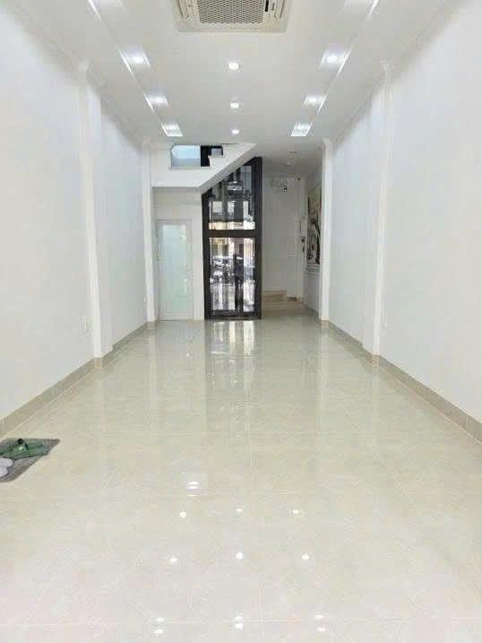 Cho thuê nhà MP Trần Quý Kiên, Cầu Giấy 45m*6T THANG MÁY, PCCC, VỈA HÈ, KD giá 60tr