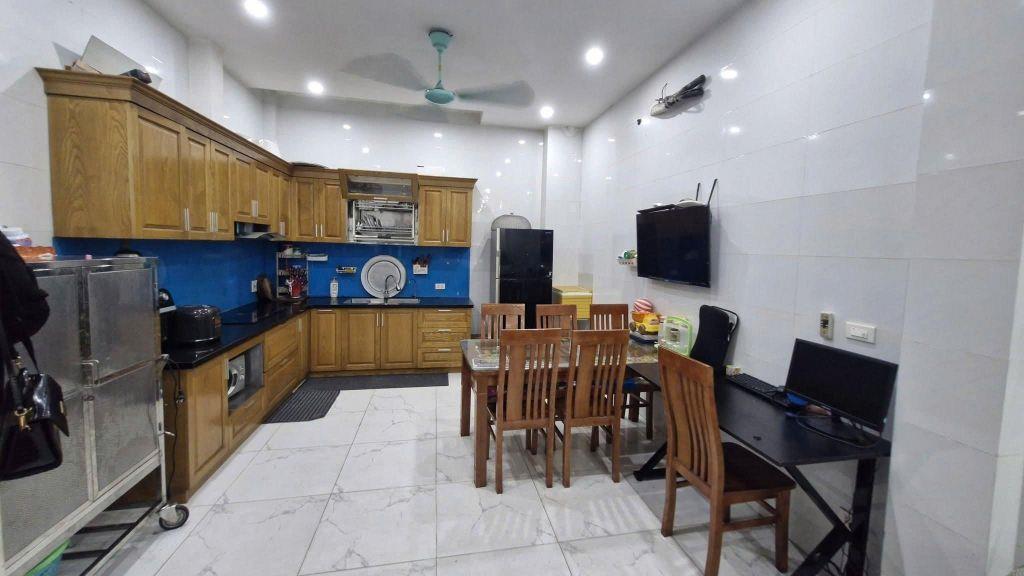Cho thuê nhà LK Kiến Hưng, Hà Đông 50m*5T( 5 ngủ) FULL ĐỒ, Ô TÔ giá 17 triệu