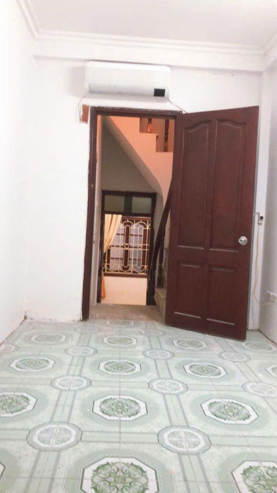 Cho thuê nhà làm CHDV Dương Quảng Hàm, Cầu Giấy 30mx 4T(4ngủ) 12 triệu FULL ĐỒ