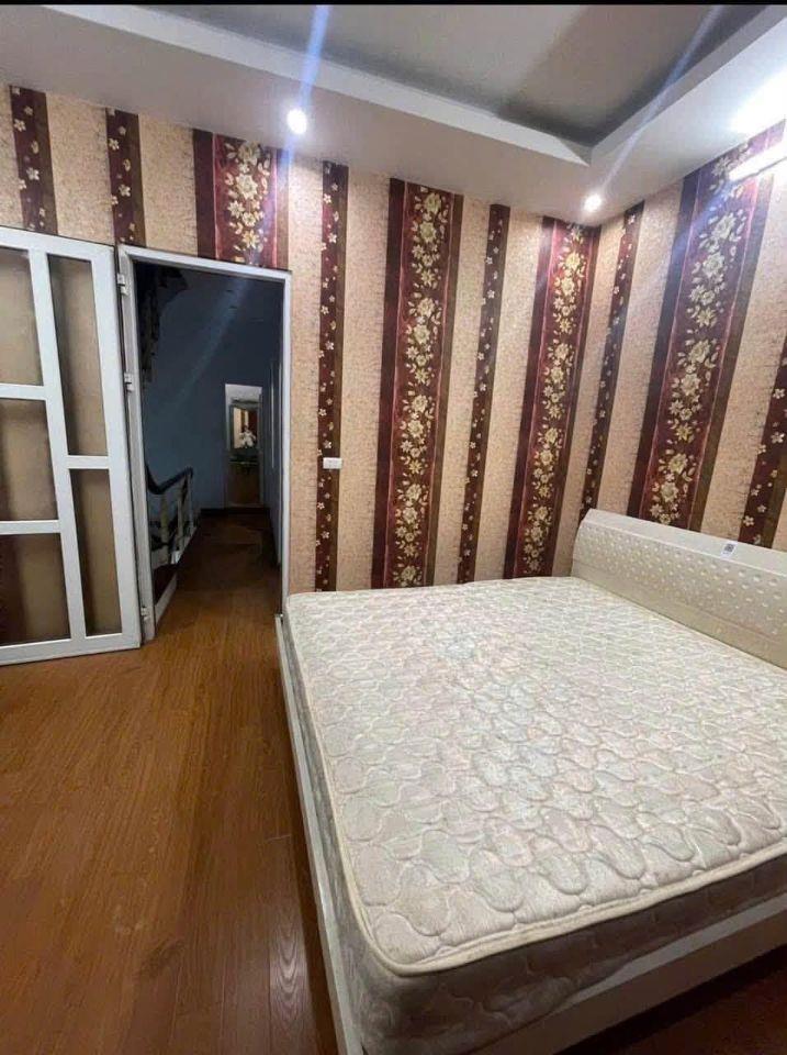 Cho thuê nhà đẹp, ngõ ô tô Thụy Khuê, Tây Hồ 70m x 3.5T(4 ngủ) giá 18 triệu