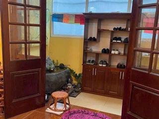 Cho thuê nhà Ô TÔ ĐỖ CỬA ngõ 39 Hào Nam, Đống Đa 50m x 4T (5 phòng)
