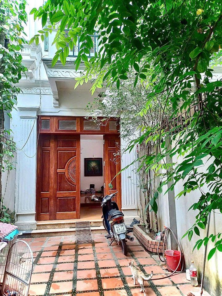 Cho thuê nhà ngõ Ô TÔ Lê Trọng Tấn, Thanh Xuân 100m x 4T( sân 40m) giá 25 triệu