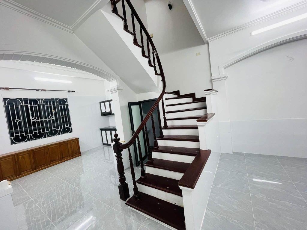 Cho thuê nhà ngõ 29 Dịch Vọng, Cầu Giấy 50m x 4T (5 phòng) giá 14 triệu 2 THOÁNG