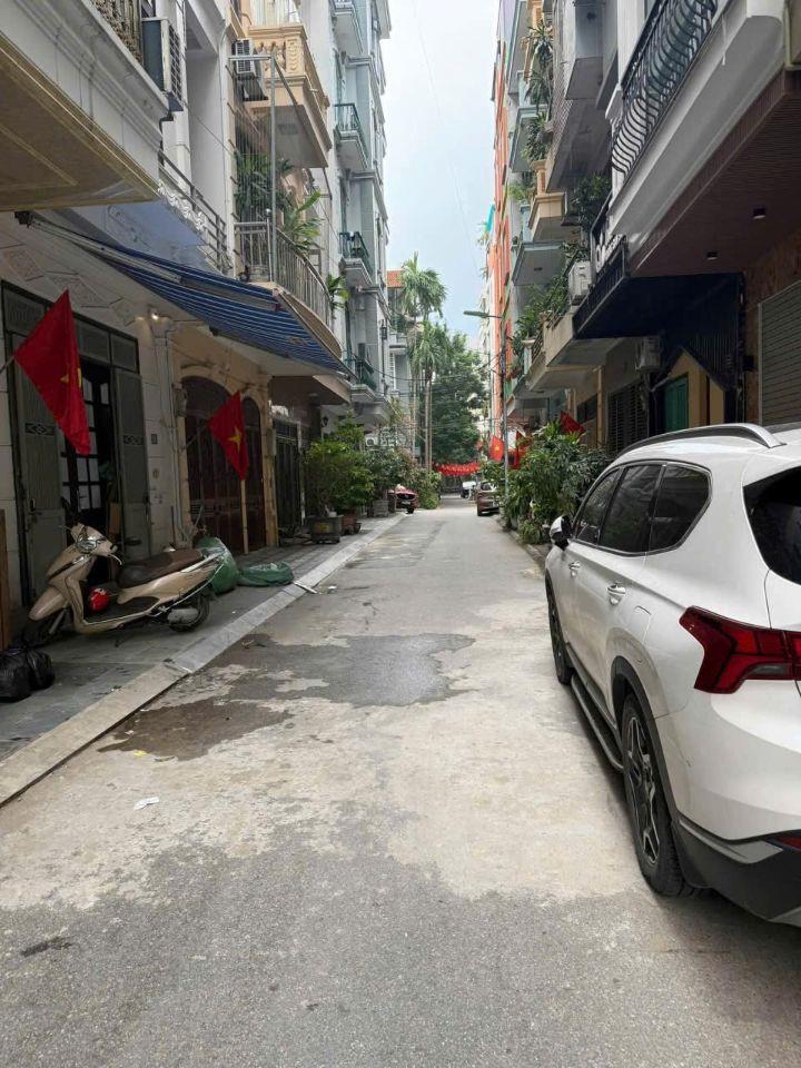 Cho thuê nhà Phạm Tuấn Tài, Hoàng Quốc Việt _Cầu Giấy 50m x 6T THANG MÁY, Ô TÔ giá 35tr