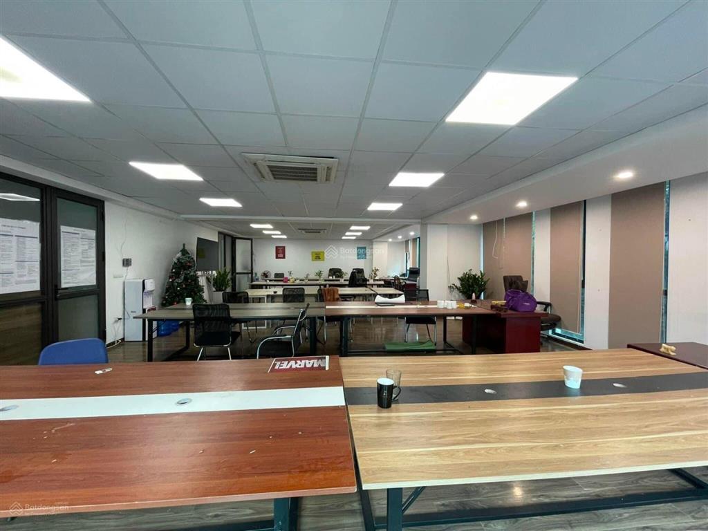 Cho thuê sàn văn phòng 60m2 giá 12.5tr/tháng mặt phố nghĩa tân cầu giấy