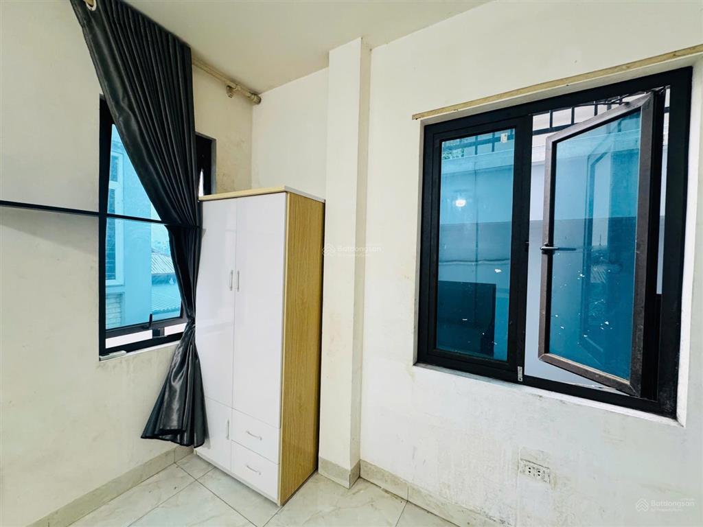 Mình còn 1 phòng khép kín tại số 33 đồng mới, cách cổng chào an khánh 400m chỉ 3 triệu/tháng