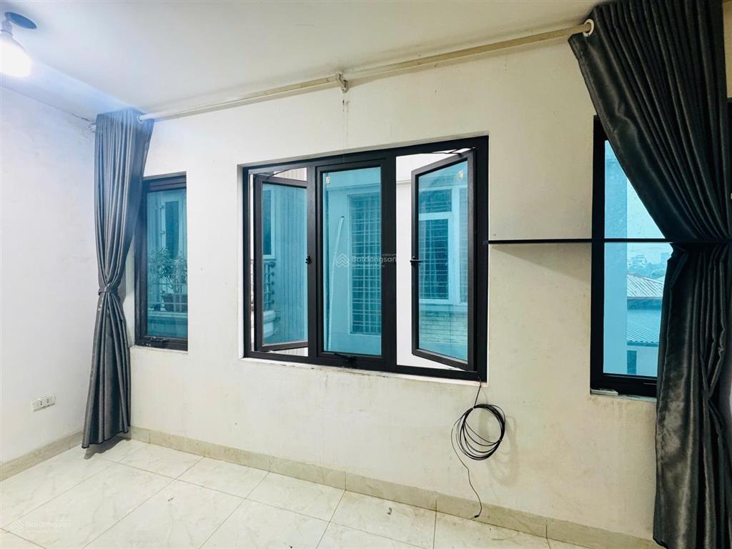 Mình còn 1 phòng khép kín tại số 33 đồng mới, cách cổng chào an khánh 400m chỉ 3 triệu/tháng