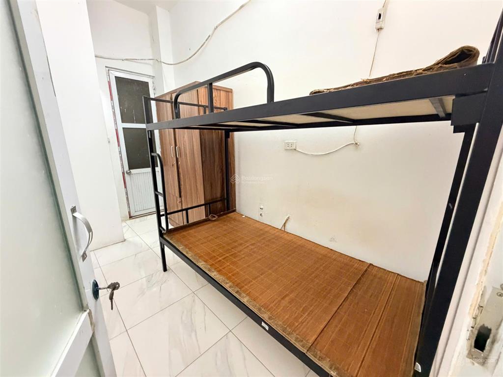 Chính chủ có 1p khép kín giá chỉ 2,7tr/th, gần chợ hà đông