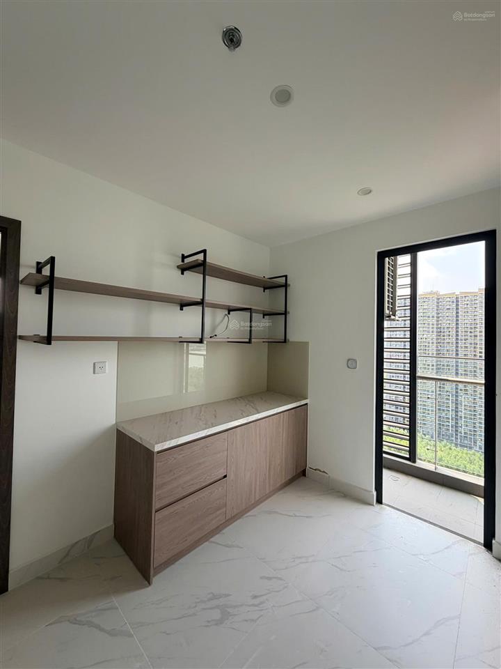 Ch be 2pn 80m2  view sông  giá hời 4ty95 chạm đáy thị trường