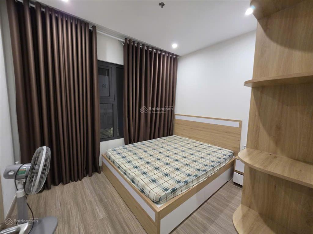 Ch 2pn+ 69m2 view hồ bơi  đông nam  full nt  tầng trung  sẵn sổ  3ty15