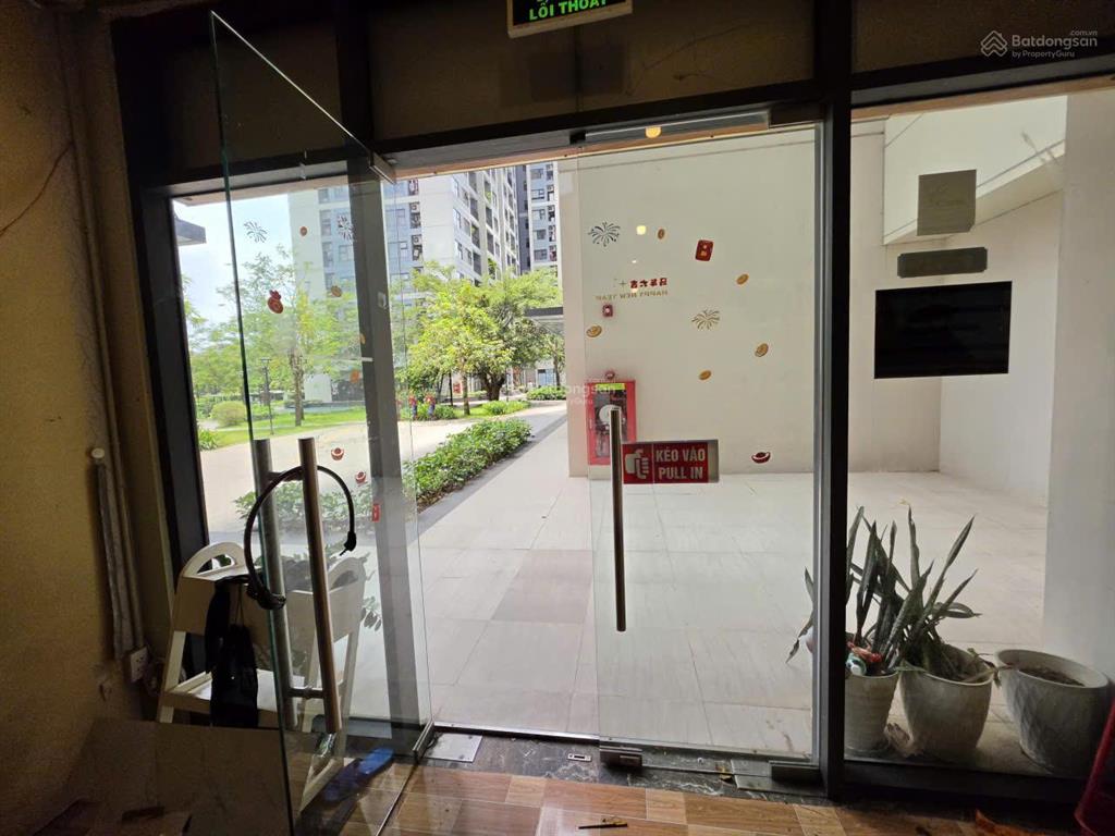 Bán shophouse 50m2 nội khu s305  sẵn sỗ  4ty3