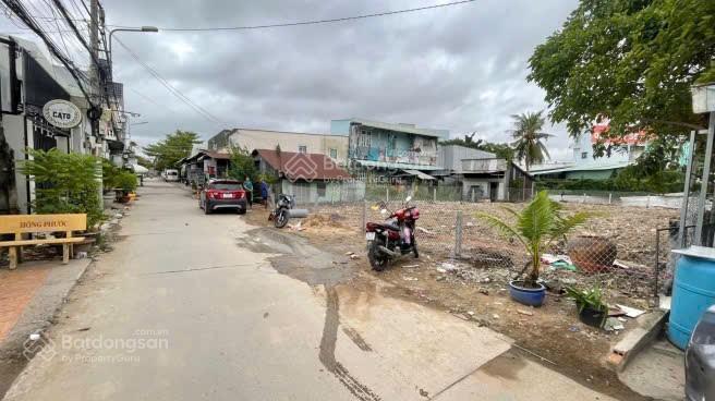 Bán đất tặng nhà vườn, hẻm xe ô tô vào tận nơi  1627 huỳnh tấn phát, quận 7