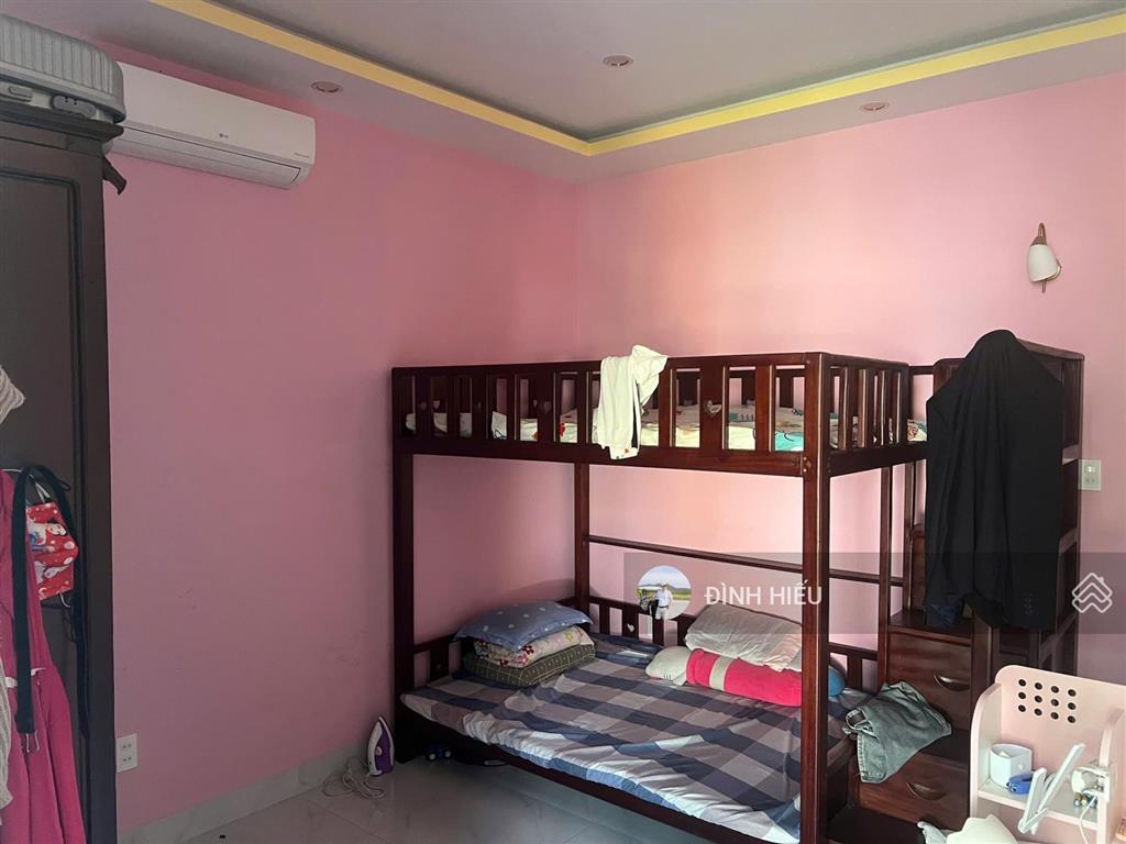 Đất lành, bán căn góc 2 mặt tiền đường 16m, hướng mát mẻ kinh doanh, dtxd 154m² đã hoàn công